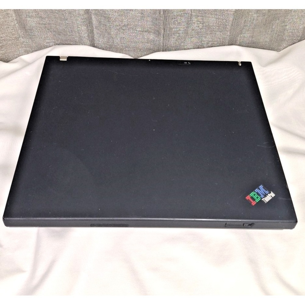 IBM Thinkpad T43 Laptop Powers On - For Parts